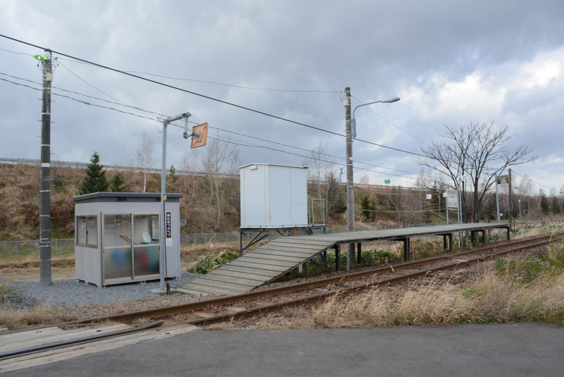 �k������