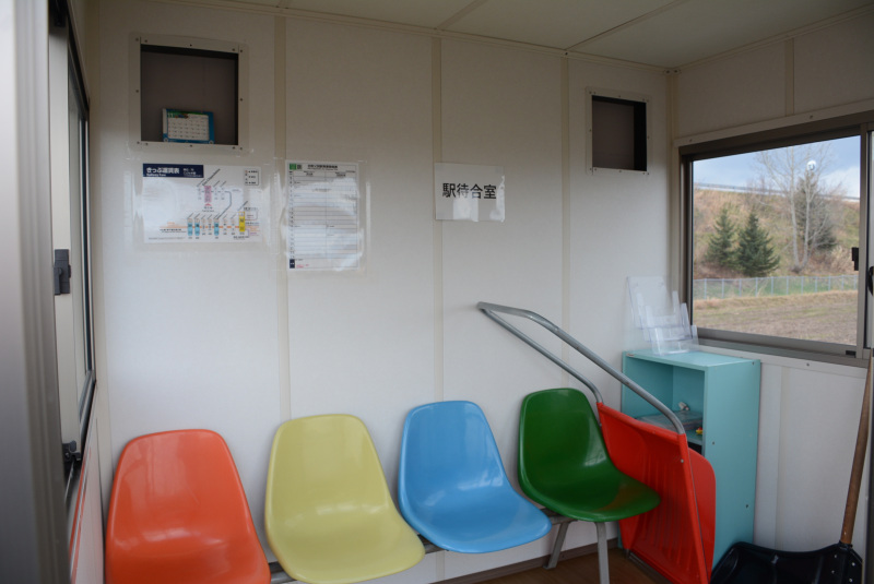 �k������